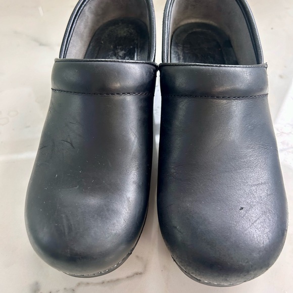 Dansko Professional Clog Black Leather
Comfort Shoes Size EU 40 US 9.5-10 - Picture 2 of 7
